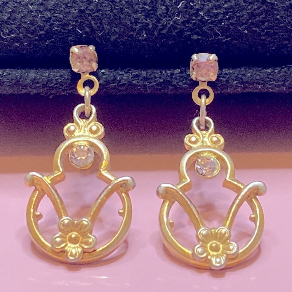 💛 Gold Plated Pink Crystal & Floral Drop Earrings